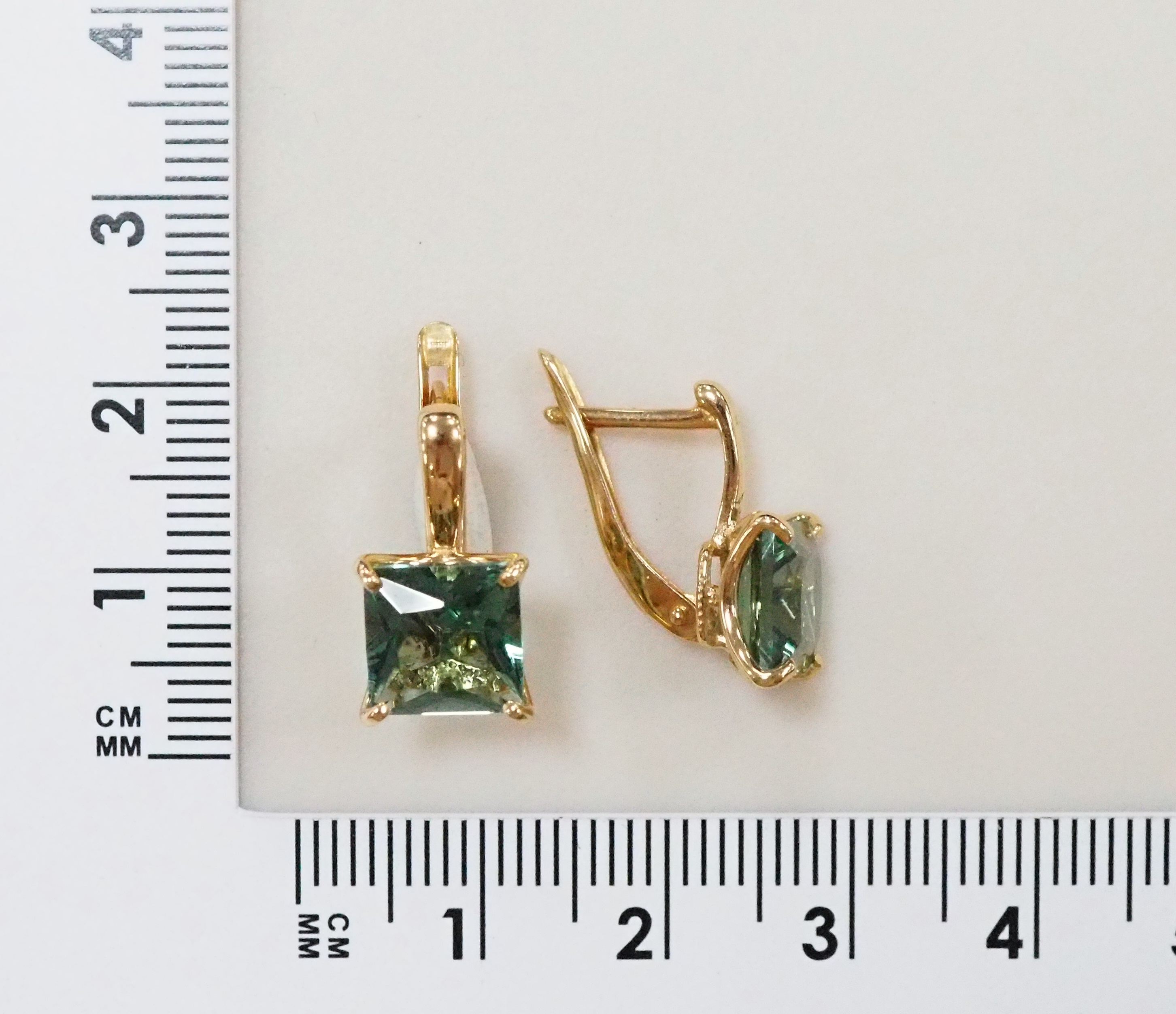 Серебряные серьги 925 пробы; вставки 2 Празиолит;